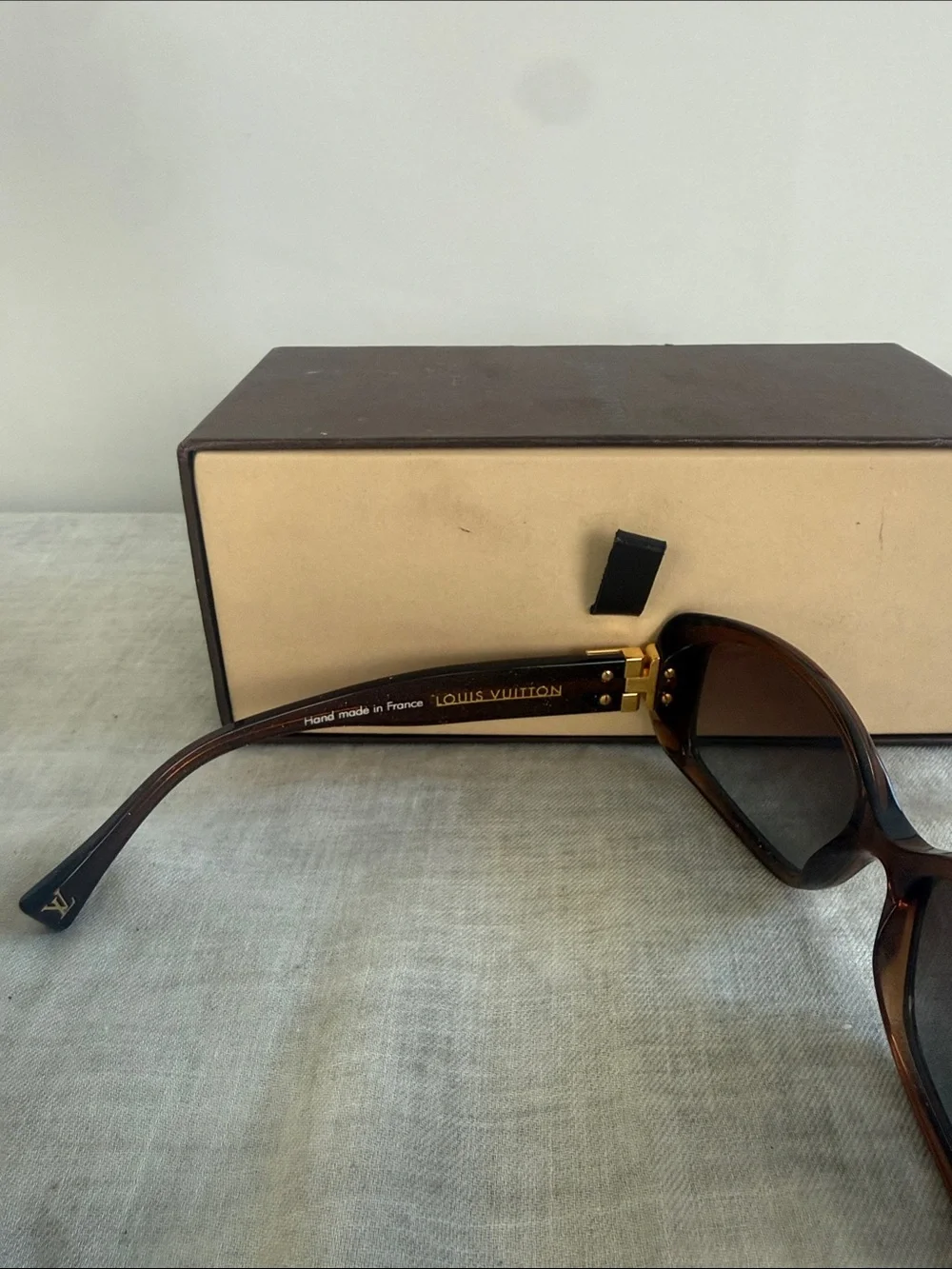 LOUIS VUITTON GOLD GLITTER BROWN IN BOX SUNGLASSES